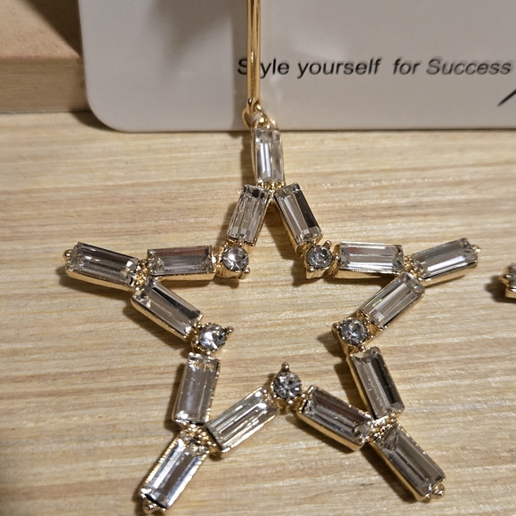 Park Lane Sparkle Box Earrings - Picture 3 of 4